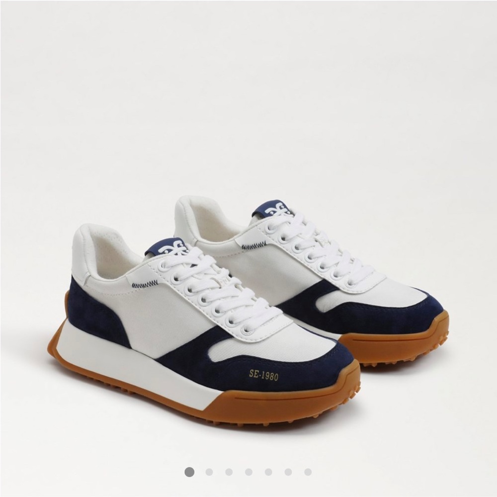 NEW Sam Elderman Layla shoe in navy/white
Size 9
